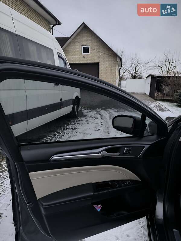 Седан Ford Fusion 2014 в Нововолынске