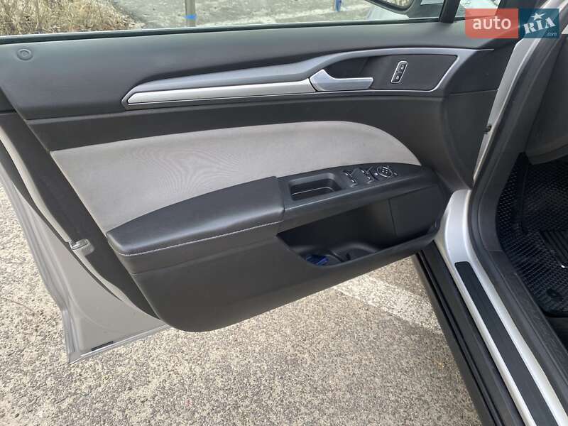 Седан Ford Fusion 2014 в Києві фото 15 Седан Ford Fusion 2014 в Києві