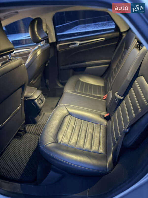 Седан Ford Fusion 2014 в Благовещенском
