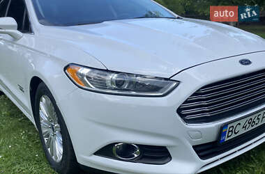 Седан Ford Fusion 2014 в 