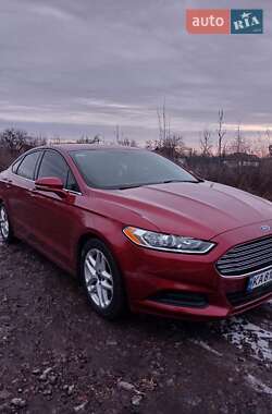 Седан Ford Fusion 2015 в Монастирищеві