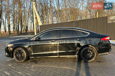 Седан Ford Fusion 2015 в Дубровице