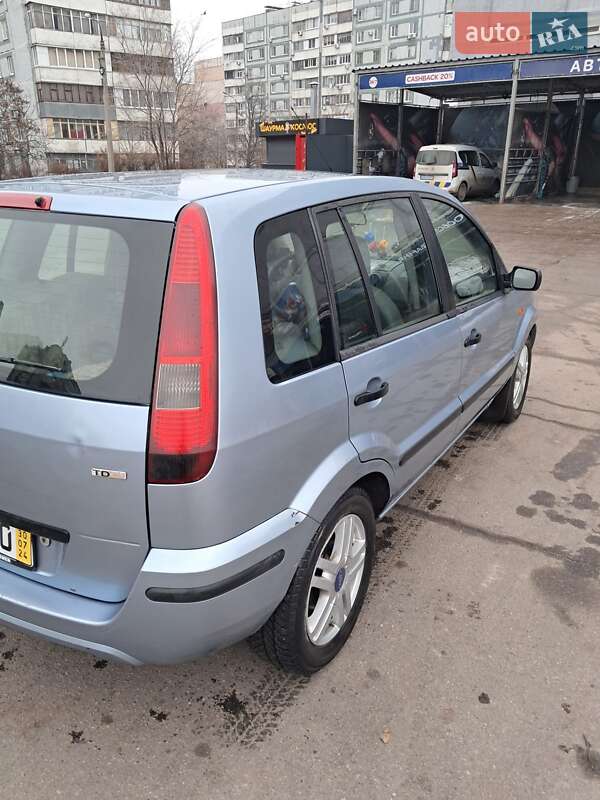 Хетчбек Ford Fusion 2004 в Полонному