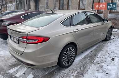 Седан Ford Fusion 2016 в 
