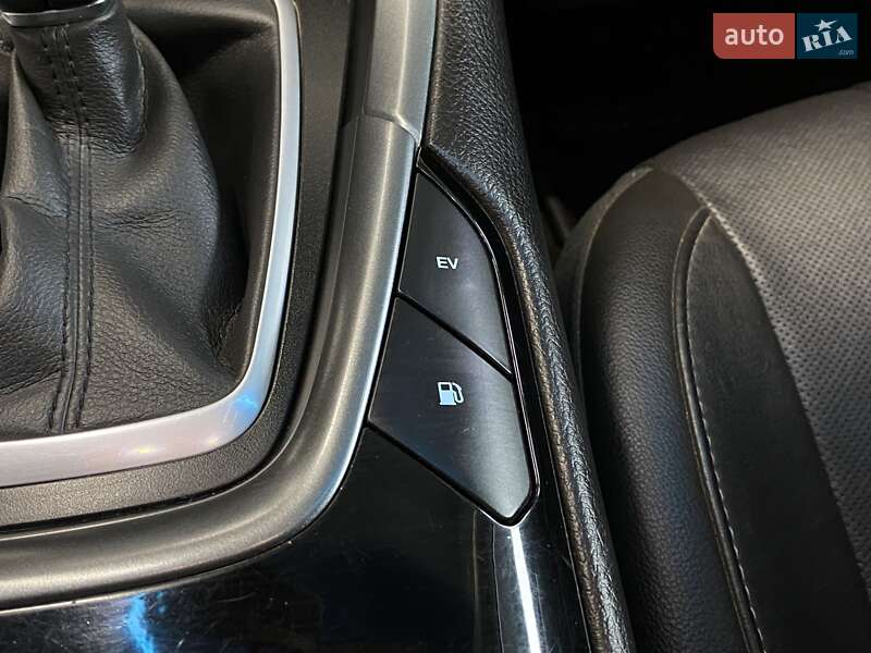 Седан Ford Fusion 2015 в Нововолинську фото 32 Седан Ford Fusion 2015 в Нововолинську