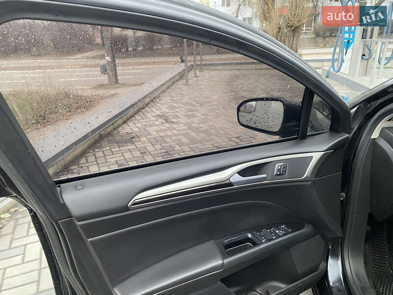 Седан Ford Fusion 2013 в Днепре
