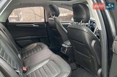 Седан Ford Fusion 2013 в 