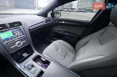 Седан Ford Fusion 2016 в 