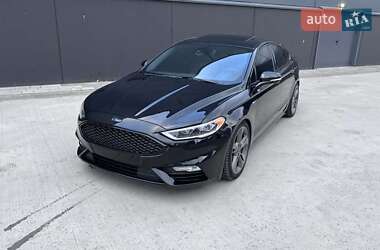 Седан Ford Fusion 2016 в 