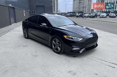 Седан Ford Fusion 2016 в 