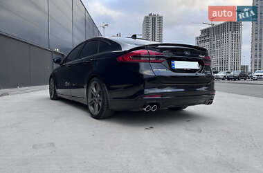 Седан Ford Fusion 2016 в 