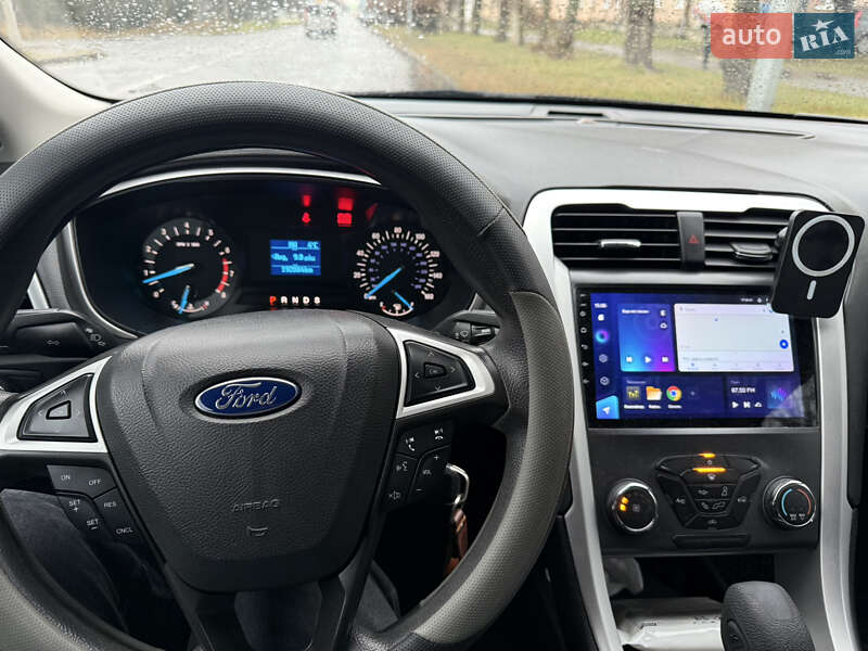 Седан Ford Fusion 2015 в Ковелі