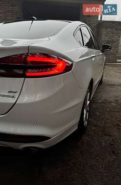 Седан Ford Fusion 2017 в 