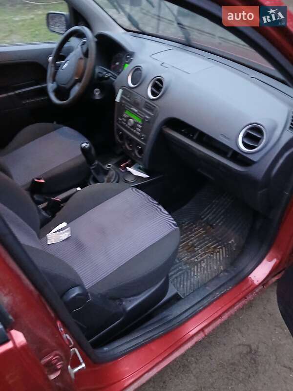 Хетчбек Ford Fusion 2007 в Березному