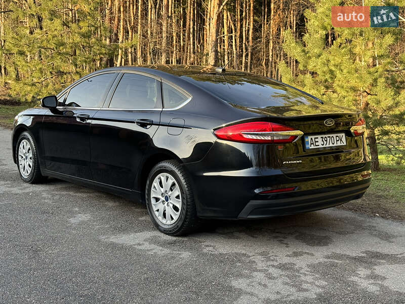 Седан Ford Fusion 2019 в Дніпрі