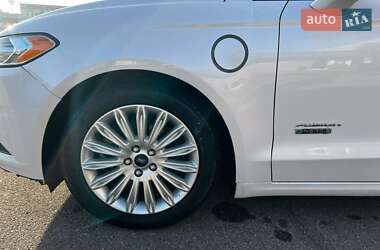 Седан Ford Fusion 2016 в 