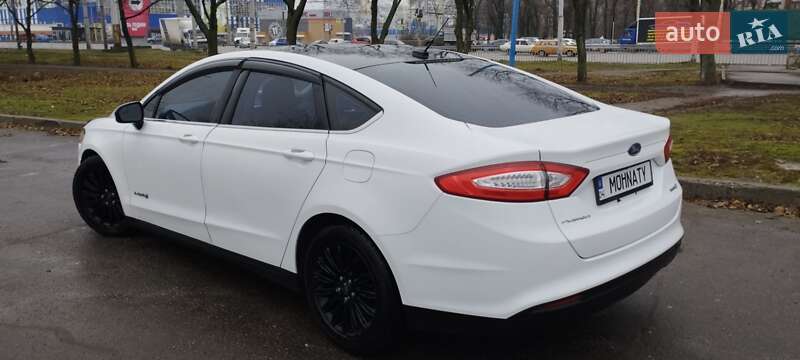 Седан Ford Fusion 2014 в Днепре