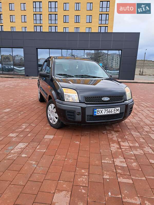 Хэтчбек Ford Fusion 2009 в Нетешине