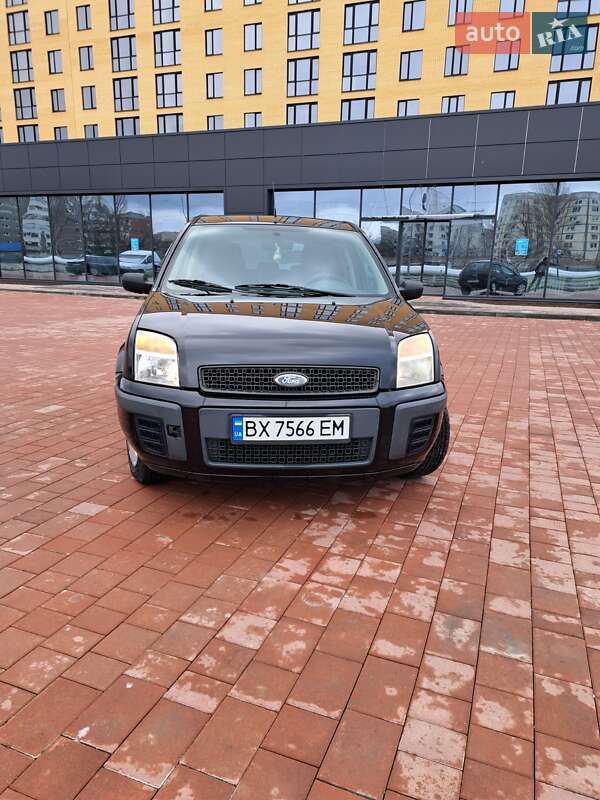 Хэтчбек Ford Fusion 2009 в Нетешине