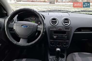 Хэтчбек Ford Fusion 2009 в 