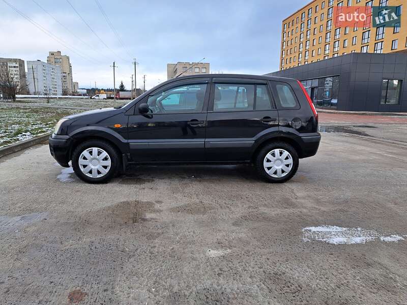 Хэтчбек Ford Fusion 2009 в Нетешине