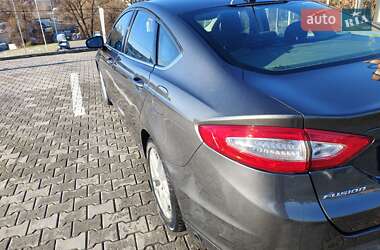 Седан Ford Fusion 2016 в Чернівцях