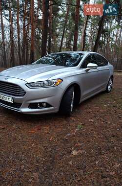 Седан Ford Fusion 2013 в 