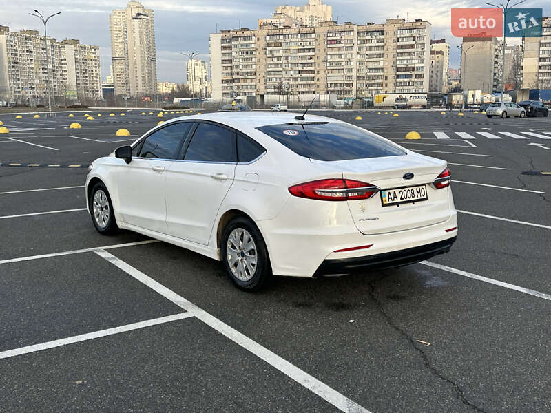 Седан Ford Fusion 2019 в Киеве