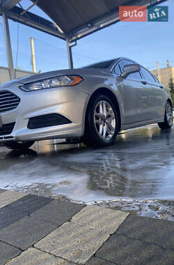 Седан Ford Fusion 2014 в Сваляві