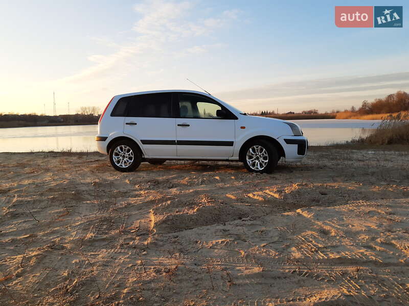 Хэтчбек Ford Fusion 2007 в Александровке