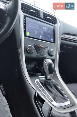 Седан Ford Fusion 2015 в 