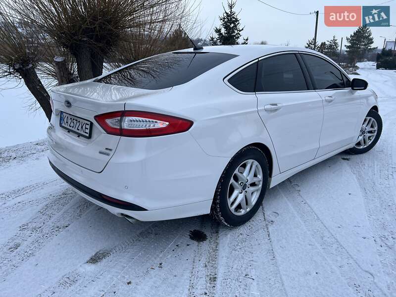 Седан Ford Fusion 2012 в Умани