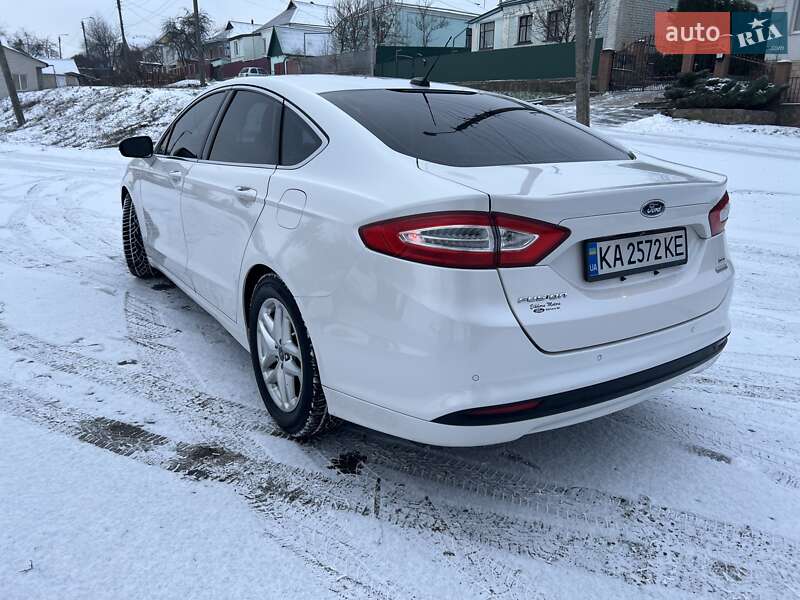Седан Ford Fusion 2012 в Умани