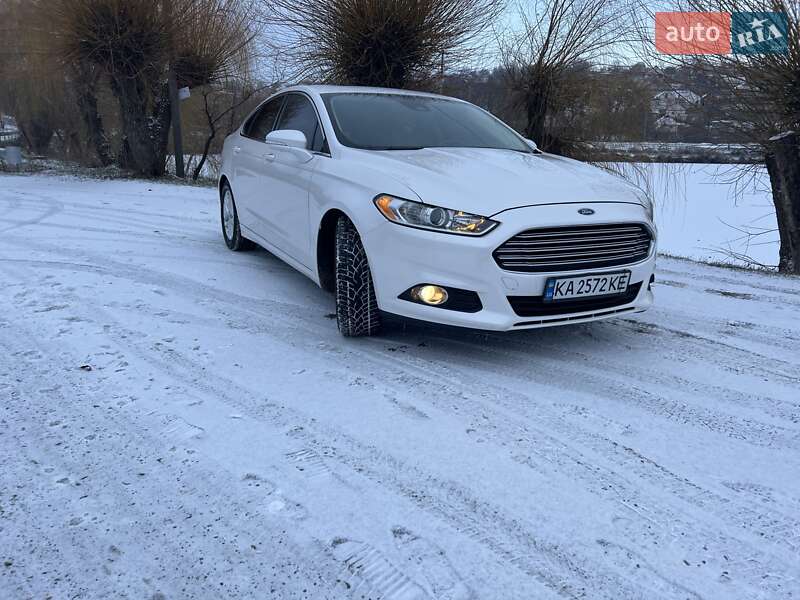Седан Ford Fusion 2012 в Умани
