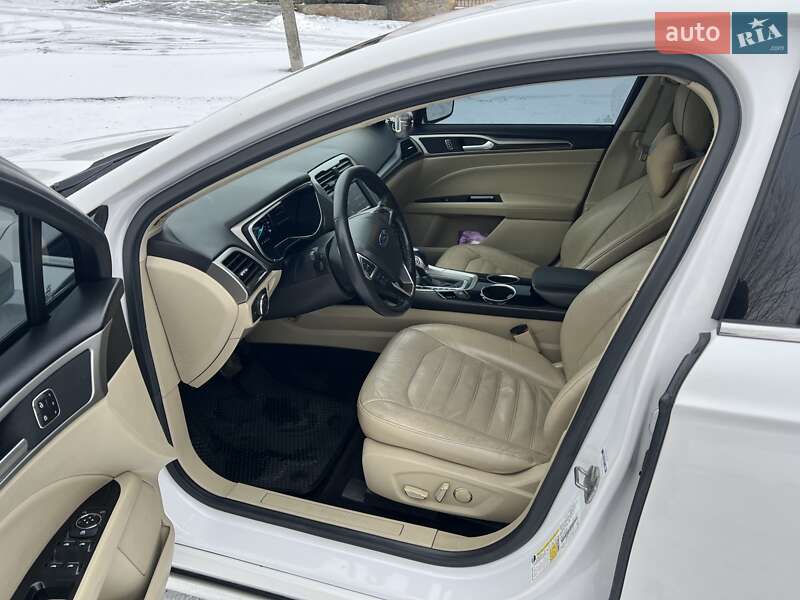 Седан Ford Fusion 2012 в Умани