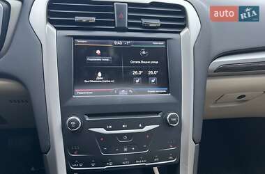 Седан Ford Fusion 2012 в 