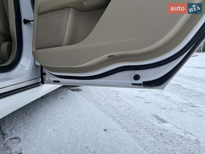 Седан Ford Fusion 2012 в Умани