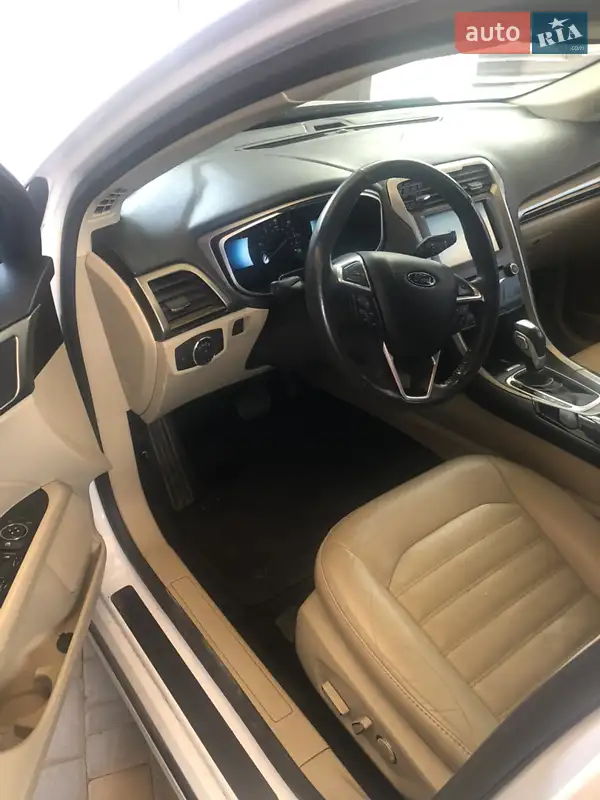 Седан Ford Fusion 2014 в 