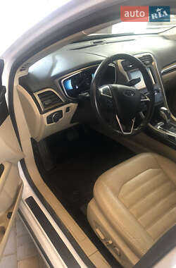 Седан Ford Fusion 2014 в 