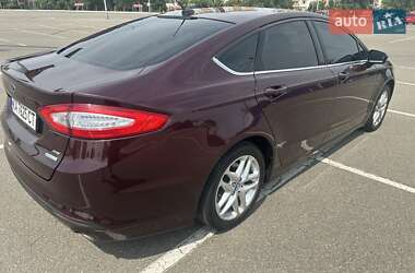 Седан Ford Fusion 2013 в 