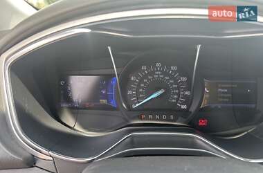 Седан Ford Fusion 2013 в 
