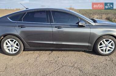 Седан Ford Fusion 2016 в Новій Дофінівці