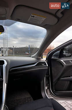 Седан Ford Fusion 2012 в 