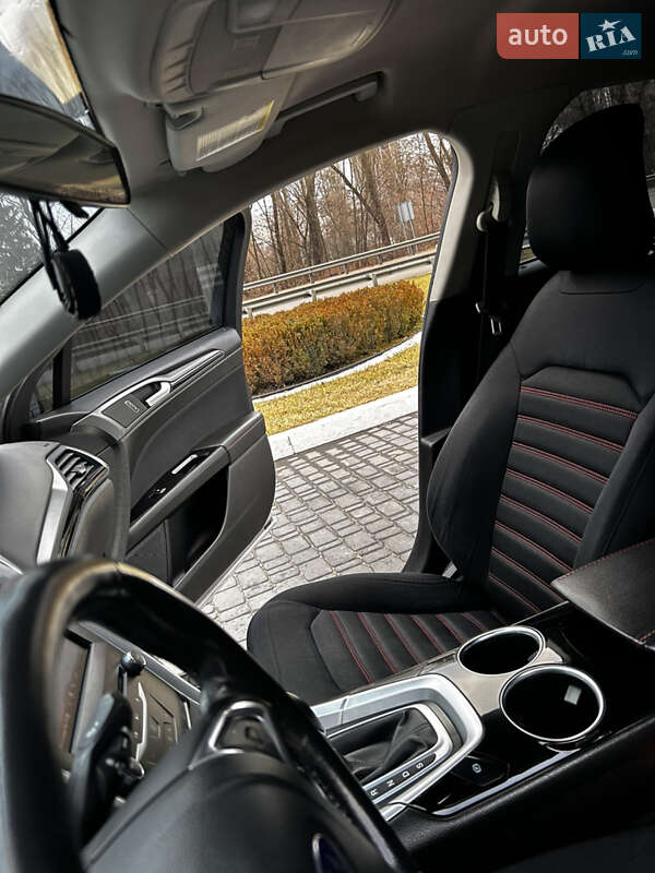 Седан Ford Fusion 2012 в Обухове
