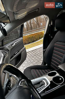 Седан Ford Fusion 2012 в 