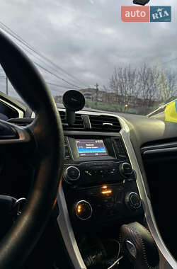 Седан Ford Fusion 2014 в 