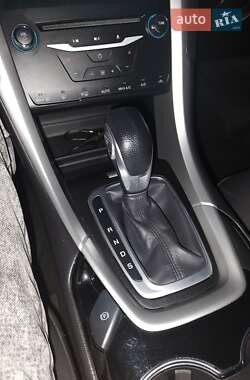 Седан Ford Fusion 2014 в 