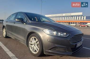 Седан Ford Fusion 2014 в Львові