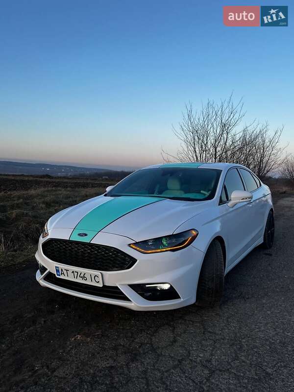 Седан Ford Fusion 2019 в 