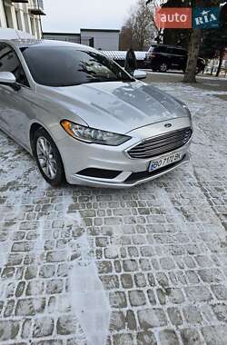 Седан Ford Fusion 2016 в Чорткове